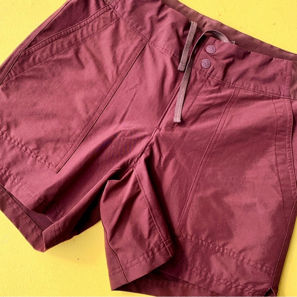 REI size 6 hiking outdoor lightweight active short women's burgundy shorts